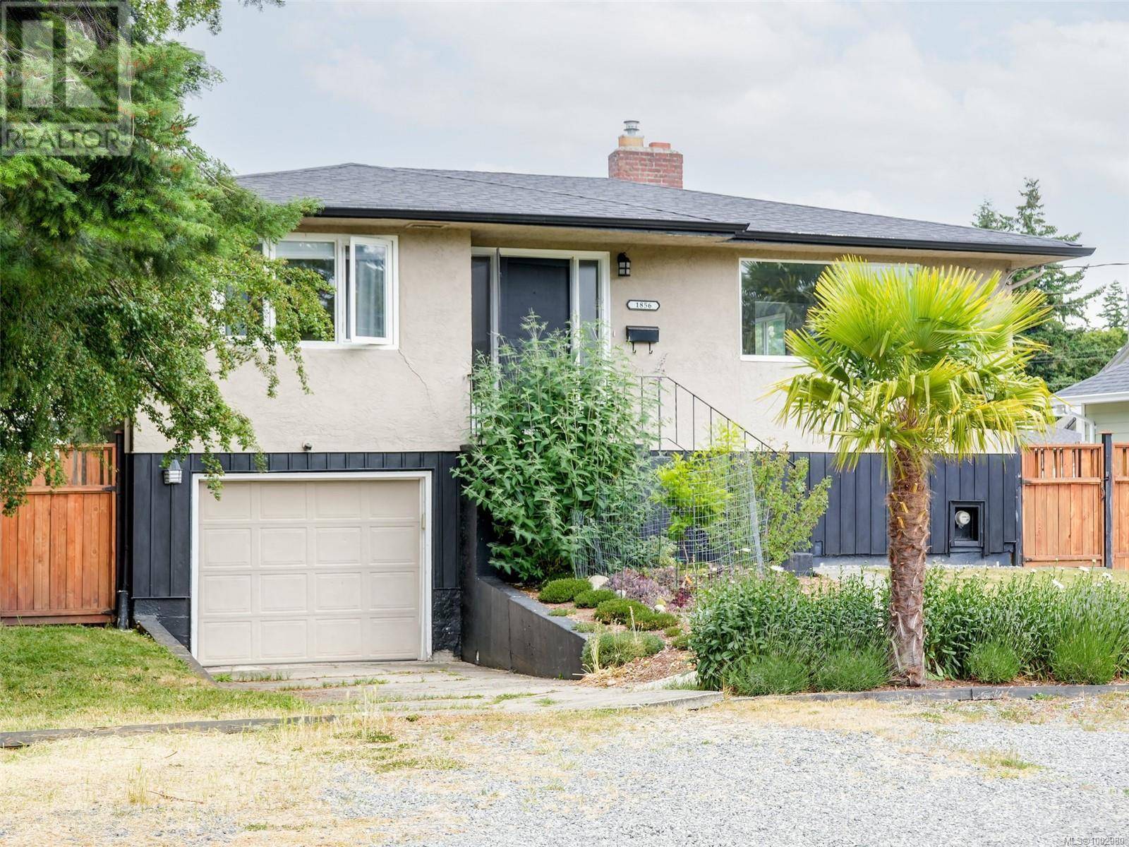 Saanich, BC V8R3C7,1856 Neil St
