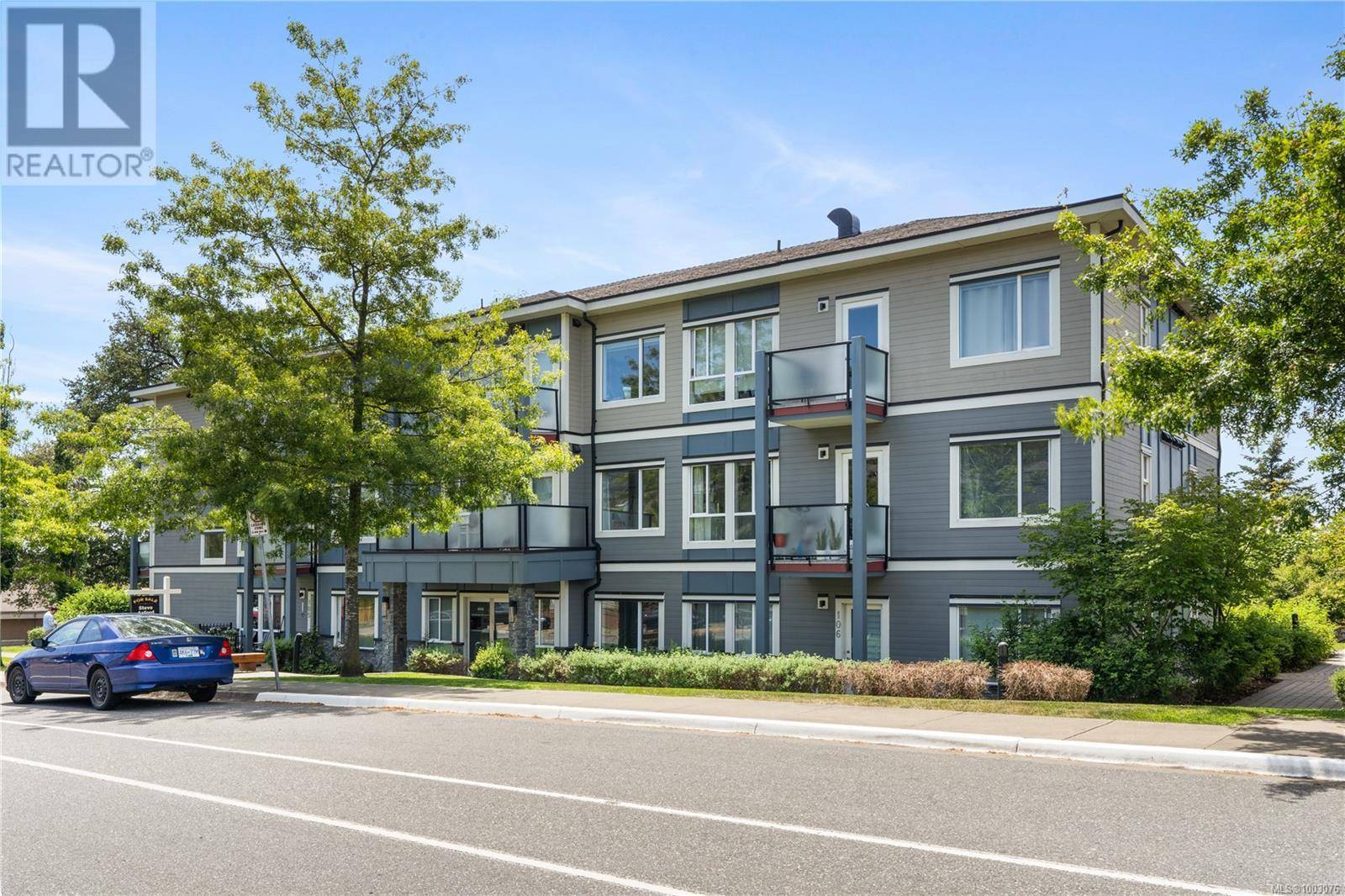 Saanich, BC V8X0A5,4050 Douglas ST #104