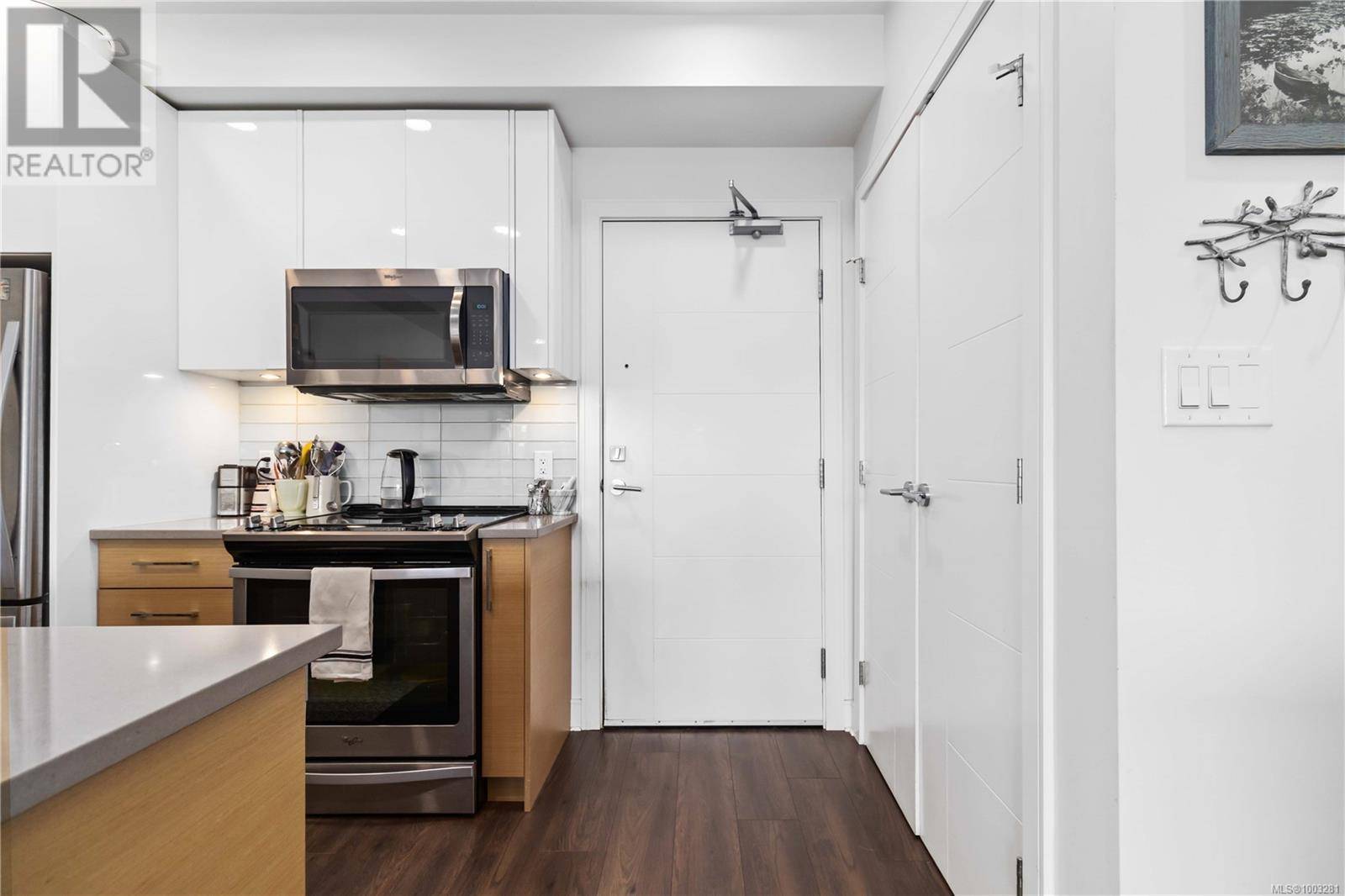 Langford, BC V9B0S7,1311 Lakepoint WAY #310