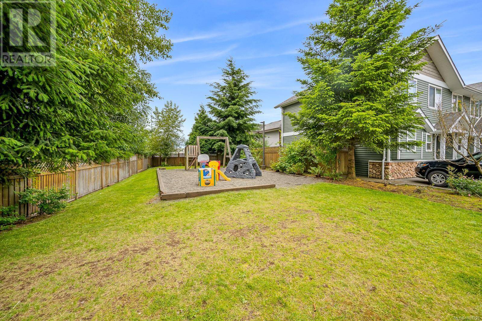 Courtenay, BC V9N9V7,170 Centennial DR #104