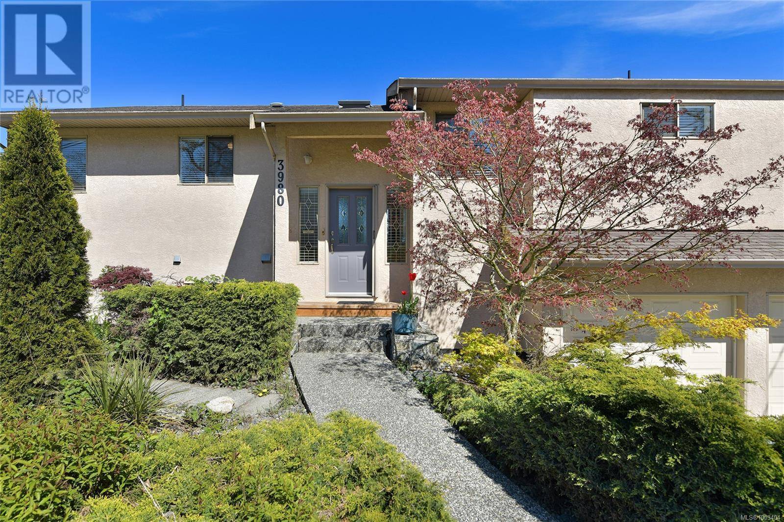 Saanich, BC V8Z5C5,3980 Helen Rd