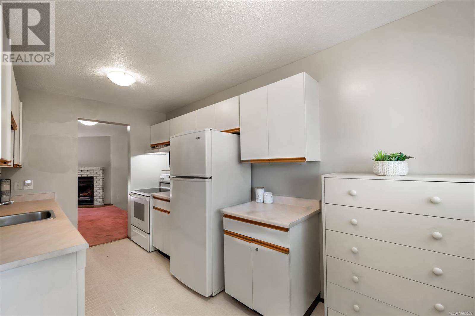 Colwood, BC V9B2P9,379 Wale RD #5
