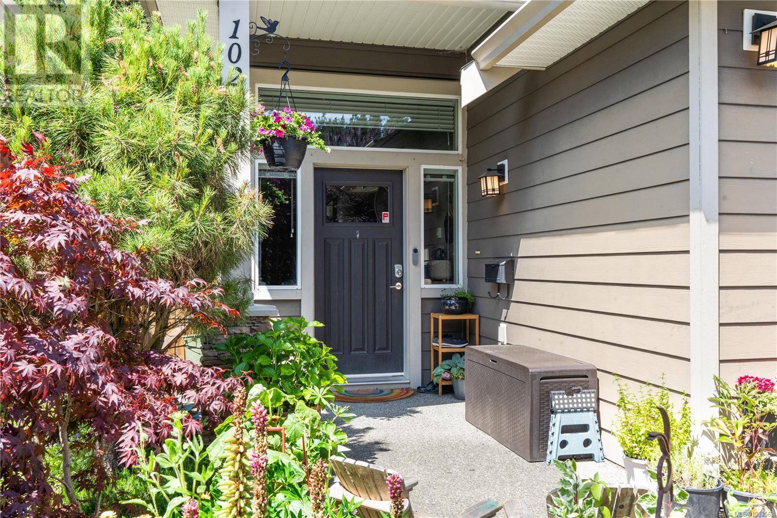 Langford, BC V9C0H8,1020 Braeburn Ave