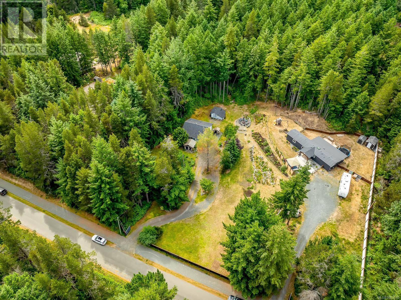 Comox, BC V9M3V9,677, 693 Brent Rd
