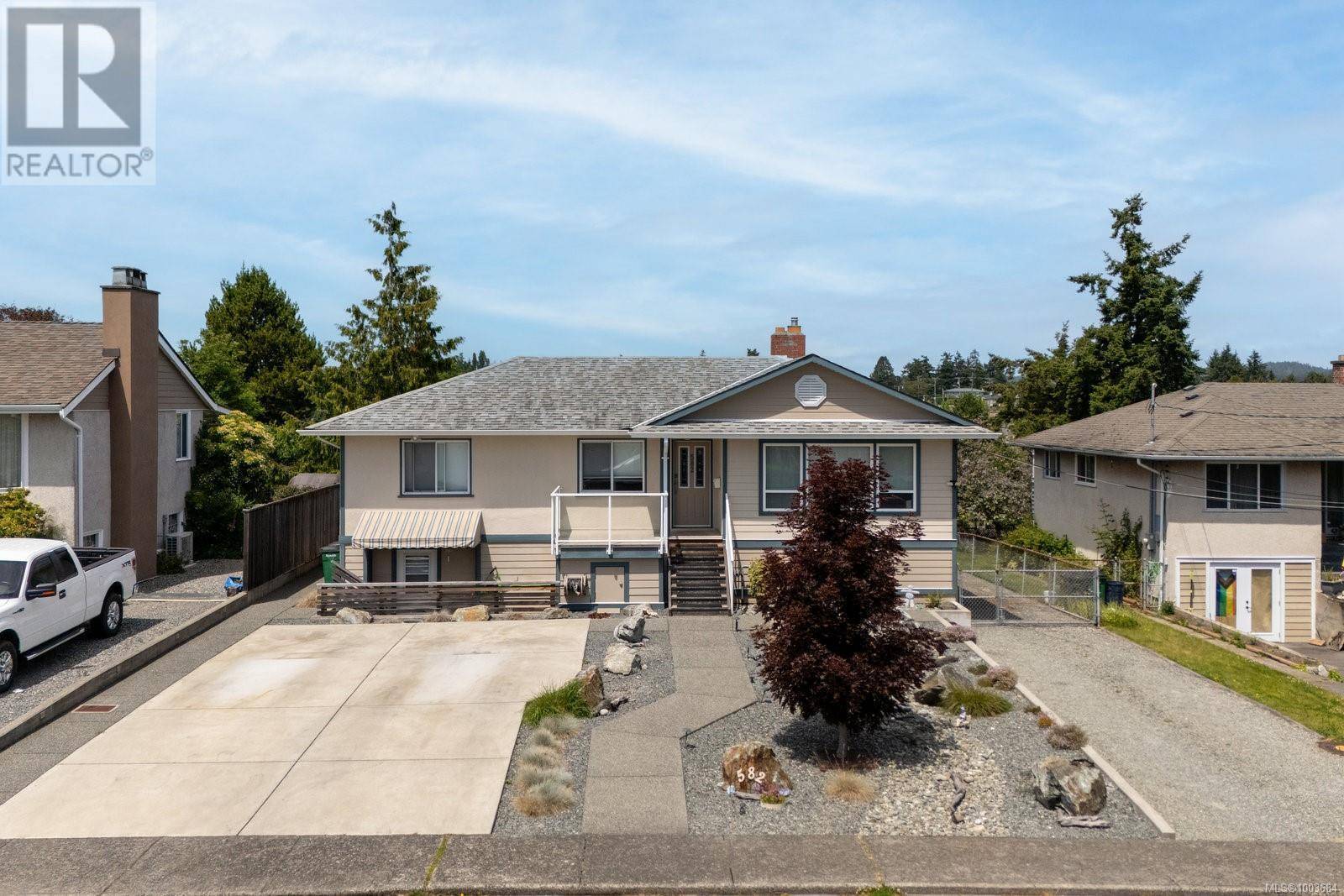 Saanich, BC V8Z2G7,582 Baxter Ave