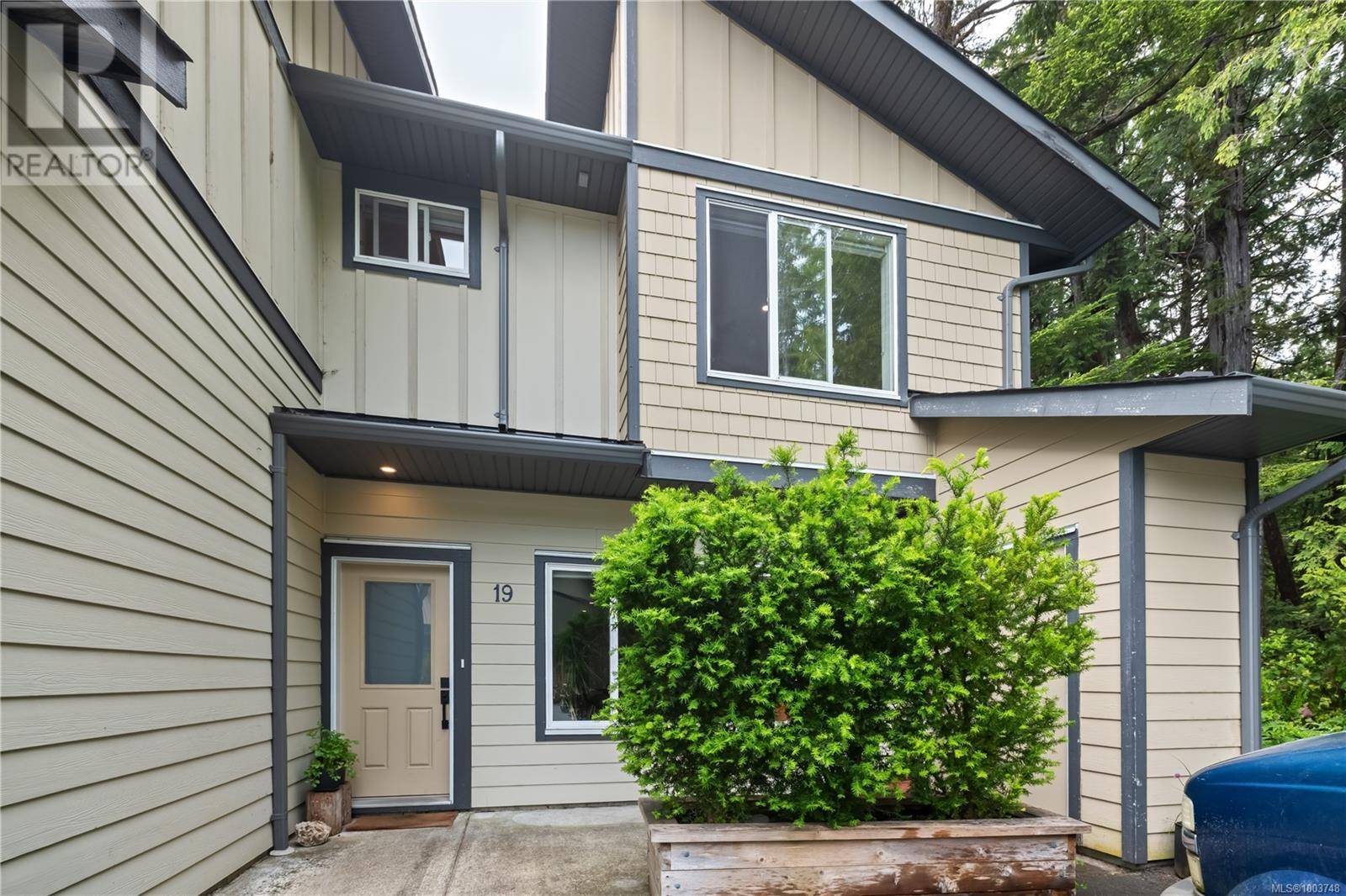 Tofino, BC V0R2Z0,625 Hellesen DR #19
