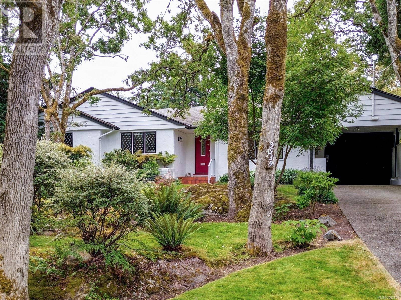 Oak Bay, BC V8P4X7,3539 Plymouth Rd