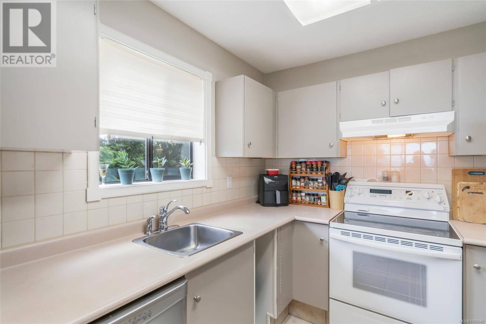 Parksville, BC V9P1M6,309 MORISON AVE #201