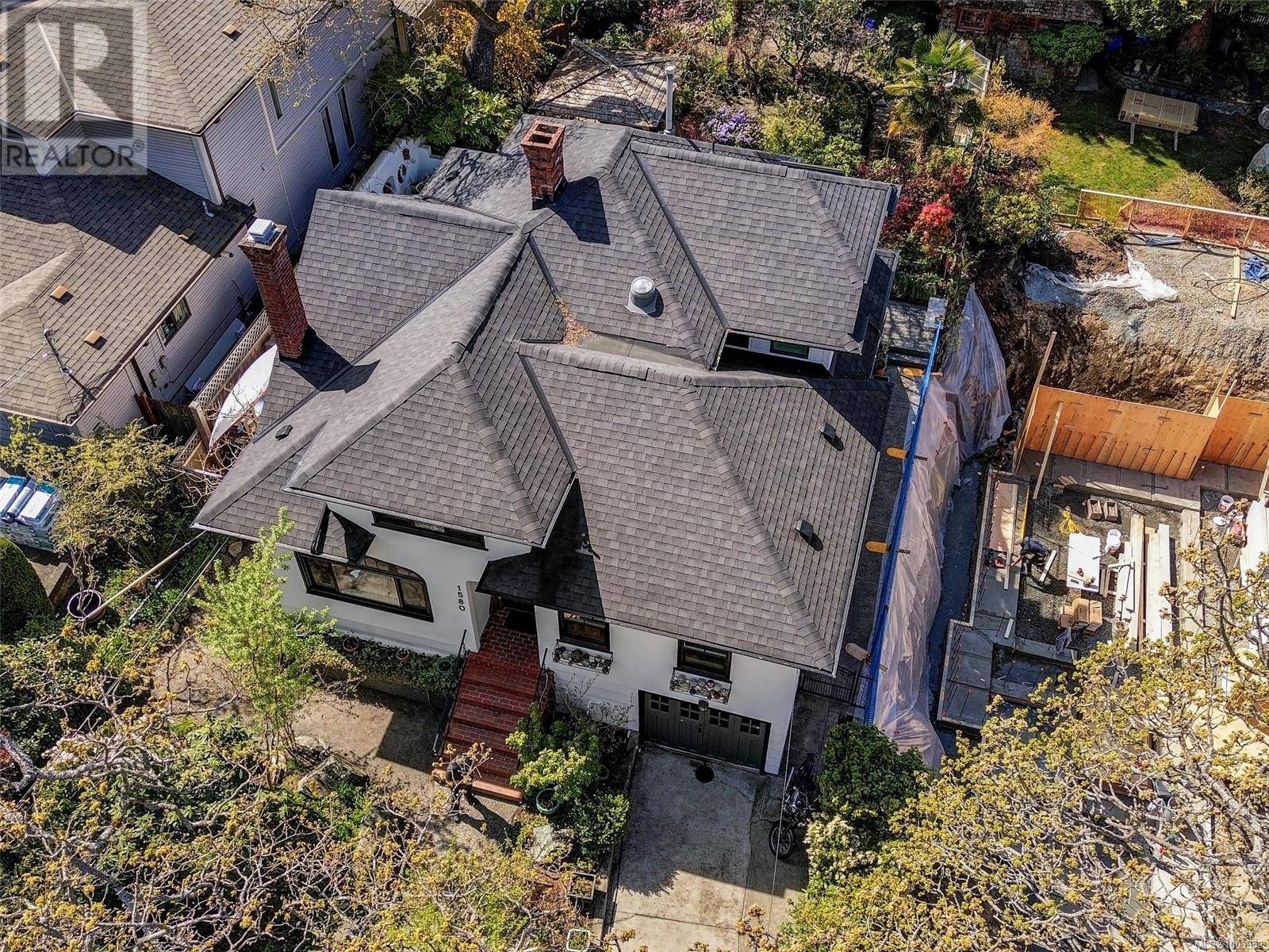 Oak Bay, BC V8R5S3,1580 Wilmot Pl