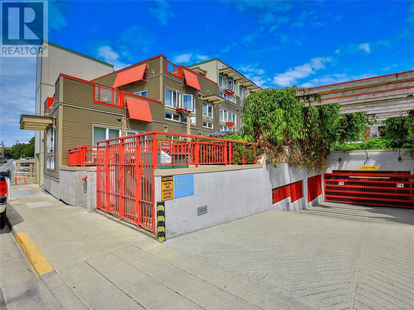 Nanaimo, BC V9R5H3,99 Chapel ST #303