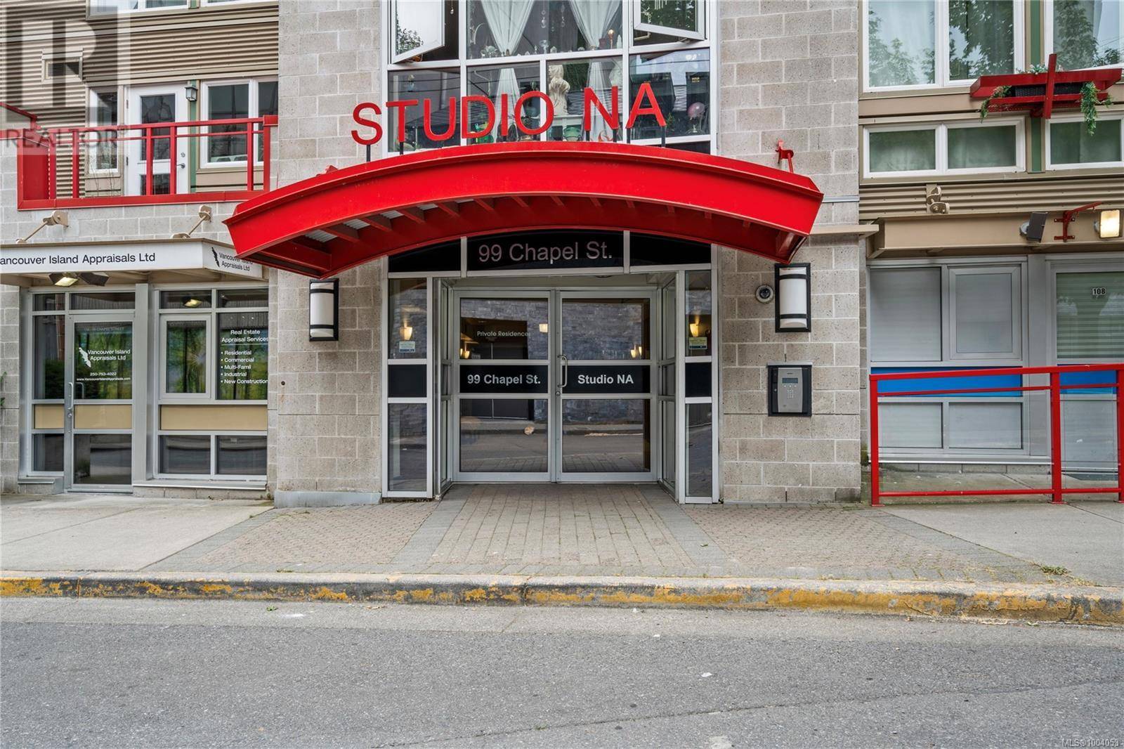 Nanaimo, BC V9R5H3,99 Chapel ST #303