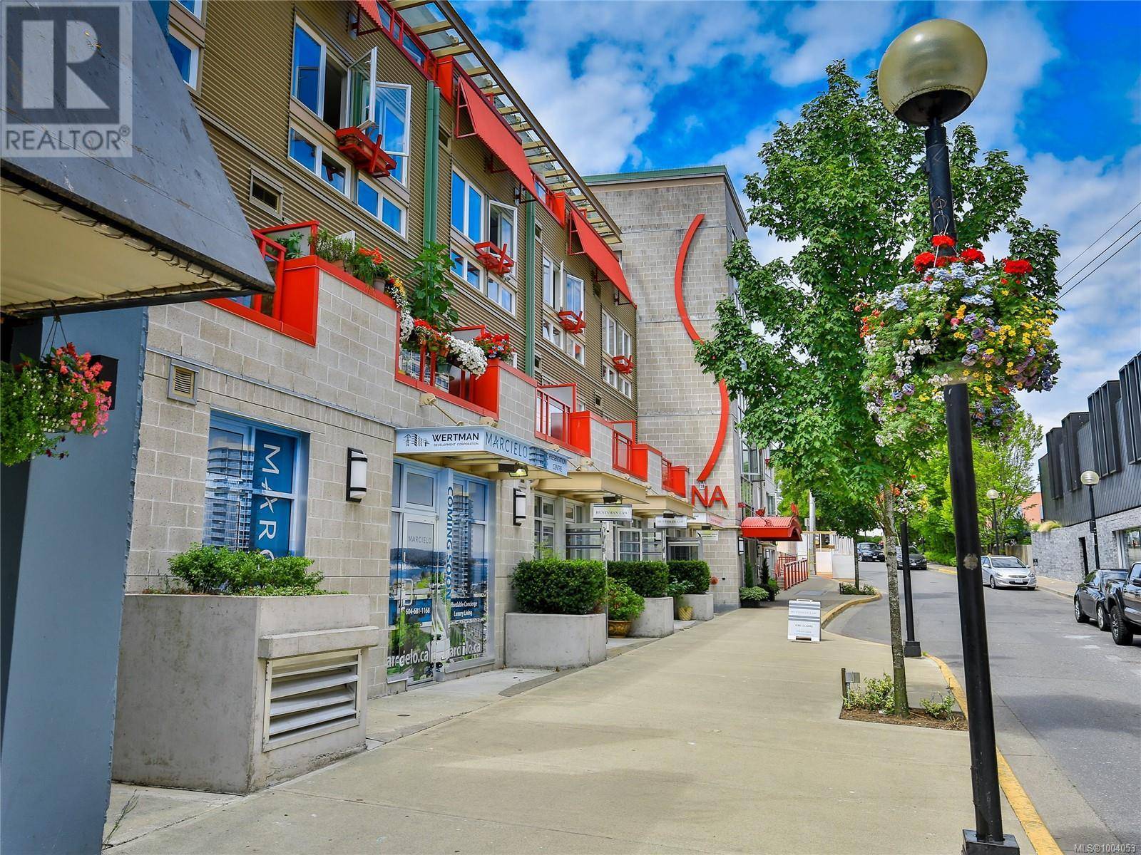 Nanaimo, BC V9R5H3,99 Chapel ST #303