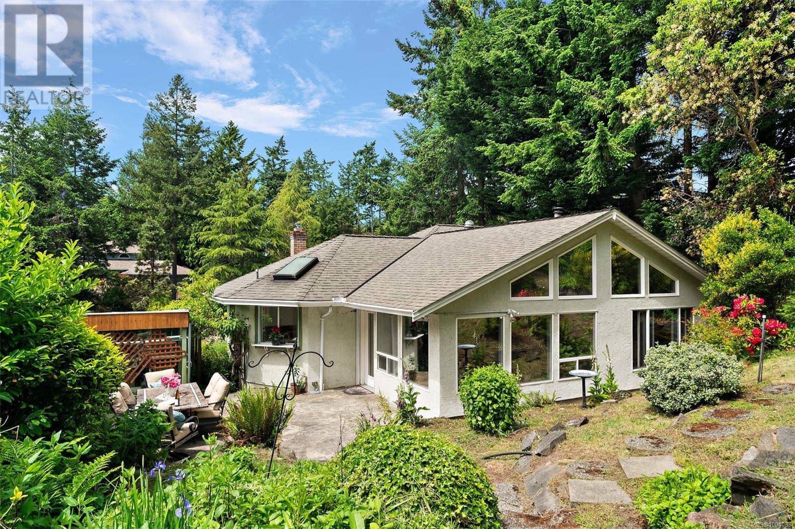 North Saanich, BC V8L5H7,10915 Prentice Pl