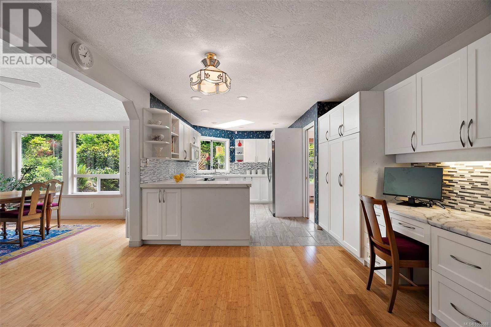 North Saanich, BC V8L5H7,10915 Prentice Pl