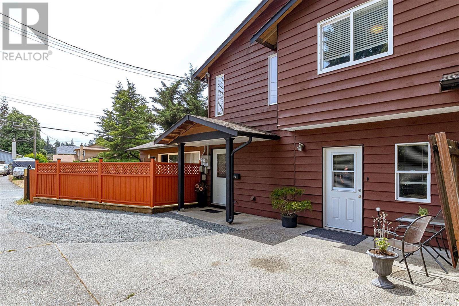 Colwood, BC V9B5E4,614 Evans DR #A
