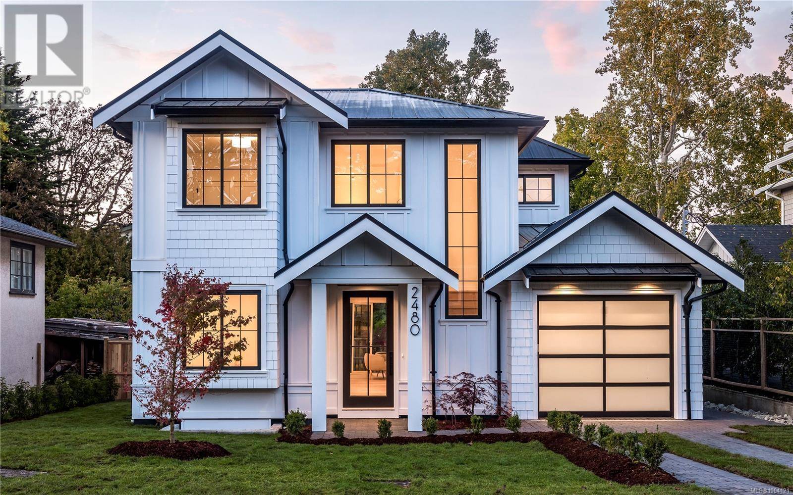 Oak Bay, BC V8S5H1,2480 Plumer St