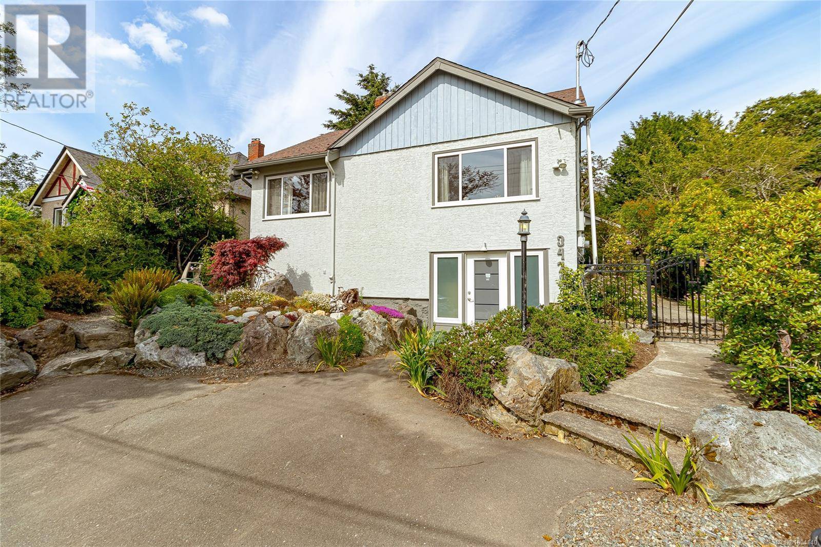 Saanich, BC V8X1T8,3471 Lovat Ave