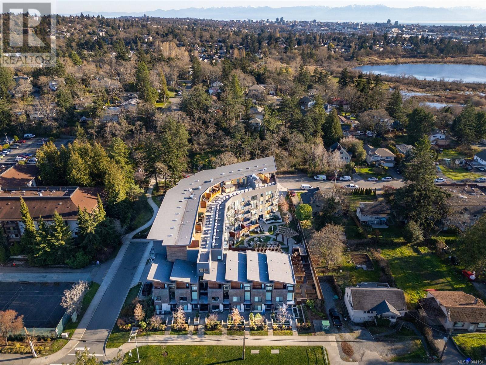 Saanich, BC V8X0B5,991 McKenzie AVE #413