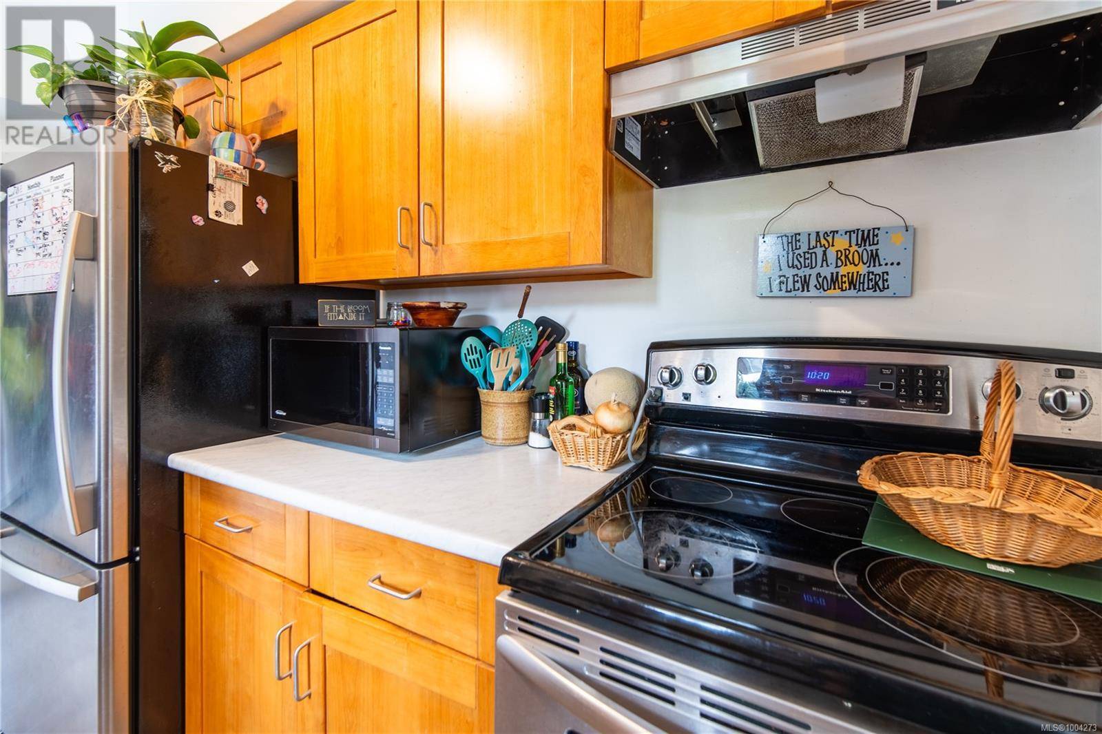 Saanich, BC V8P2L2,1251 Garkil Rd