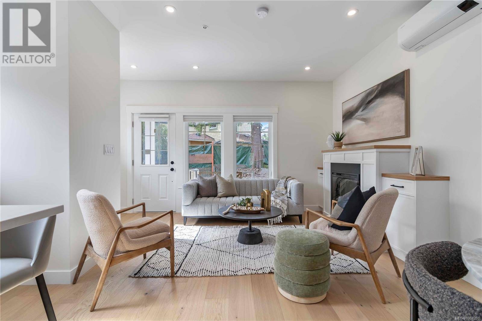 Victoria, BC V9A2Z5,633 Belton AVE #6