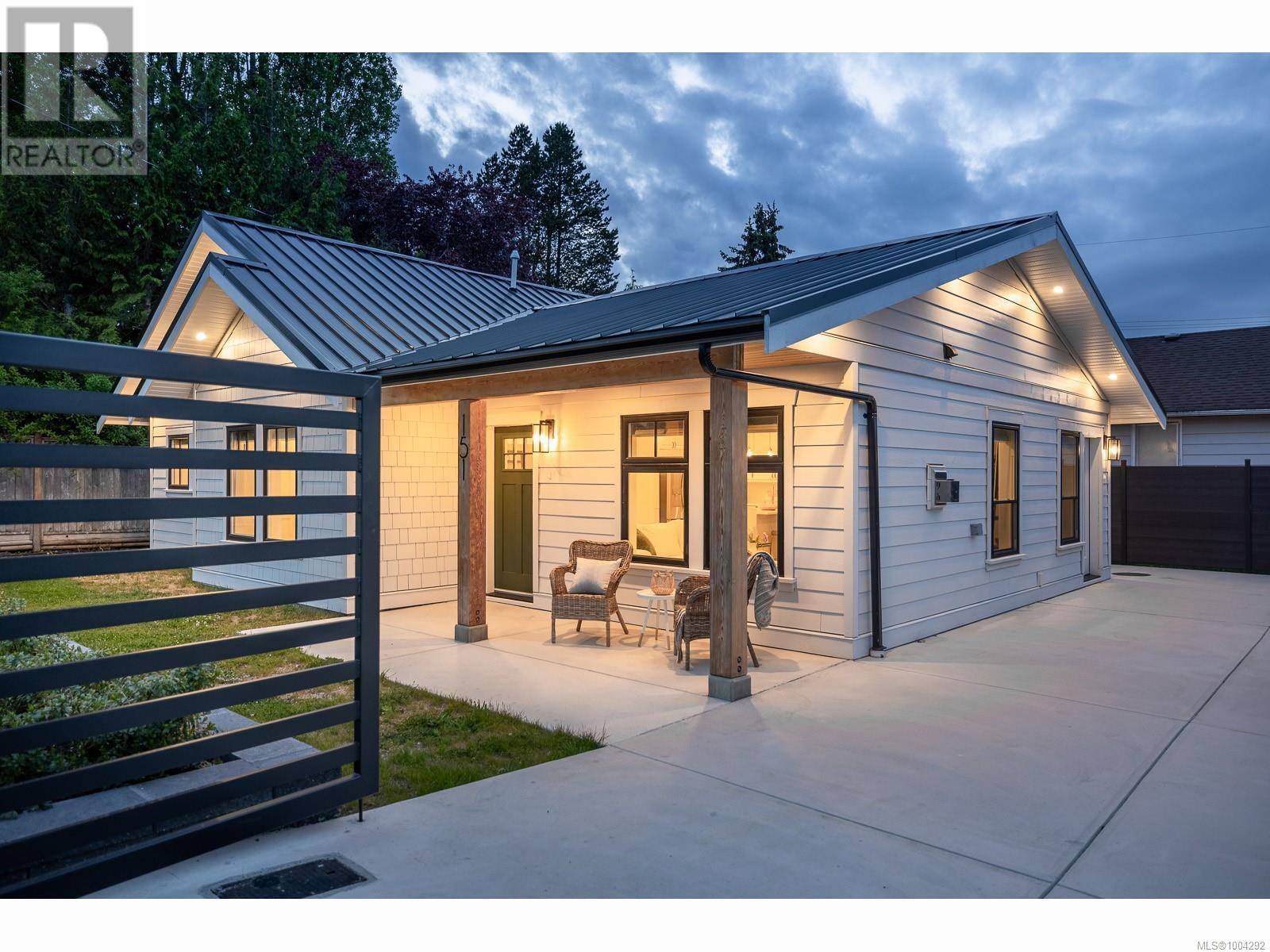 Parksville, BC V9P1M1,151 HICKEY Ave