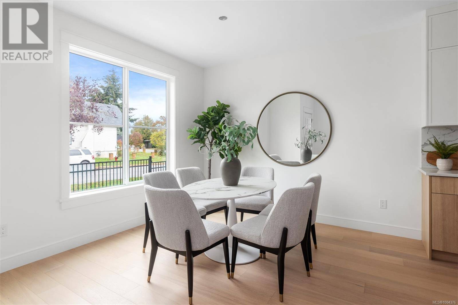 Esquimalt, BC V9A5B7,820 Dunsmuir RD #5