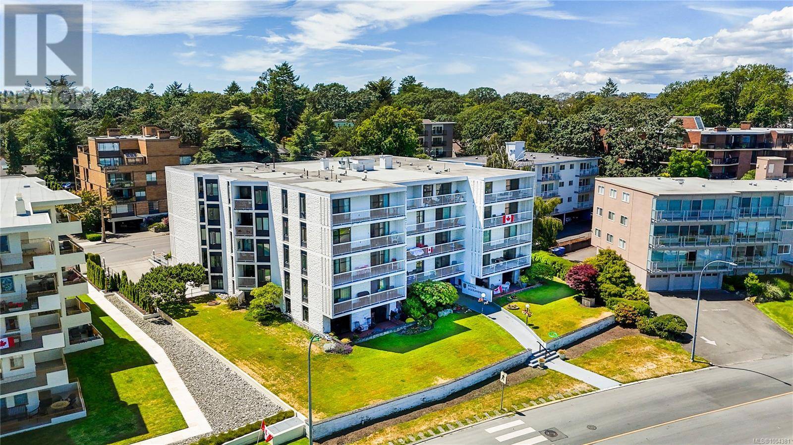 Oak Bay, BC V8S2N8,1450 Beach DR #504