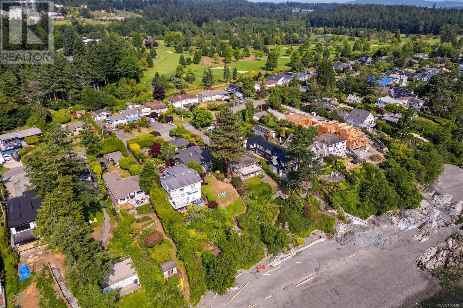 Saanich, BC V8Y2N1,5299 Parker Ave