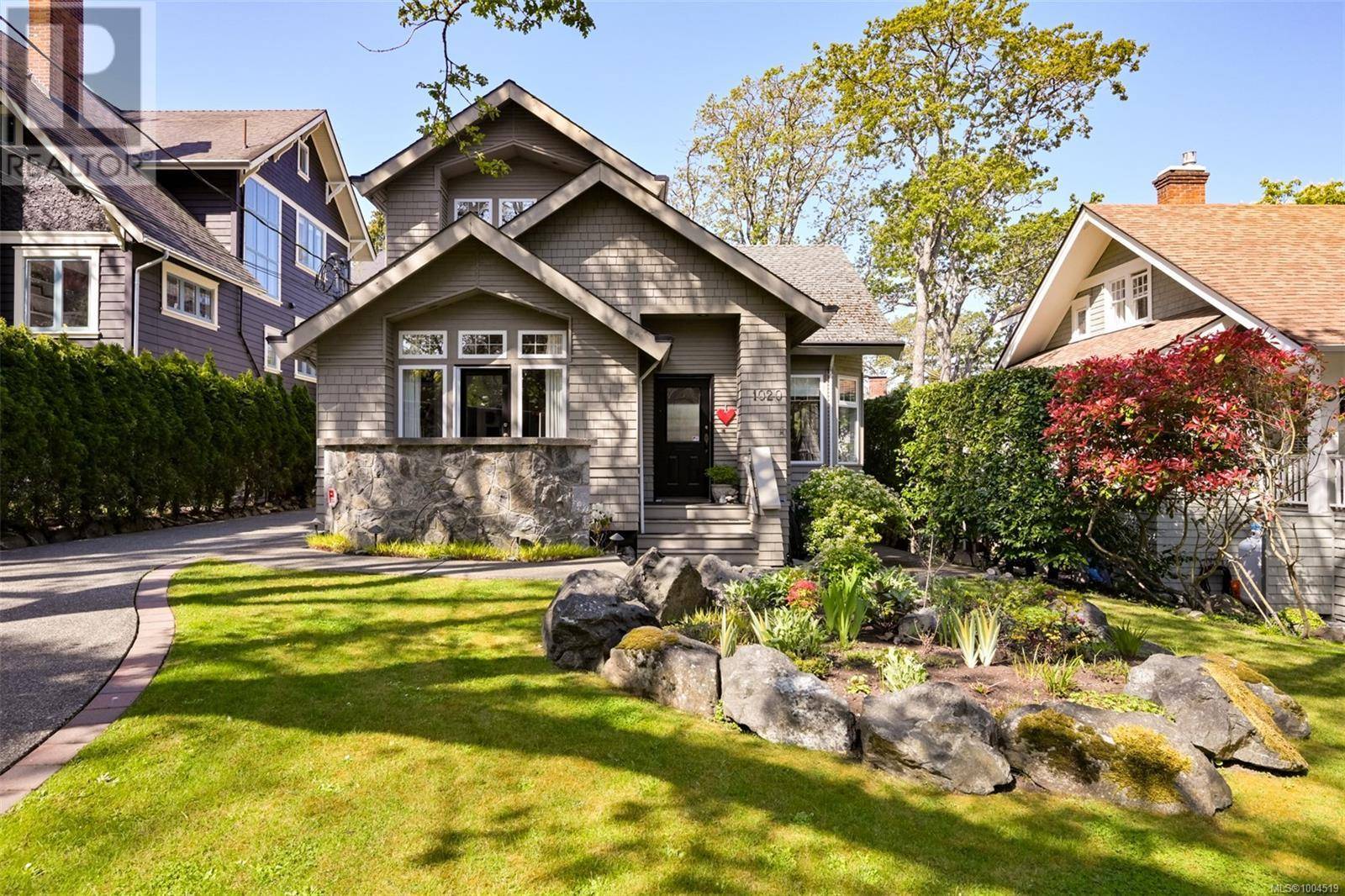 Victoria, BC V8S3T7,1020 Verrinder Ave
