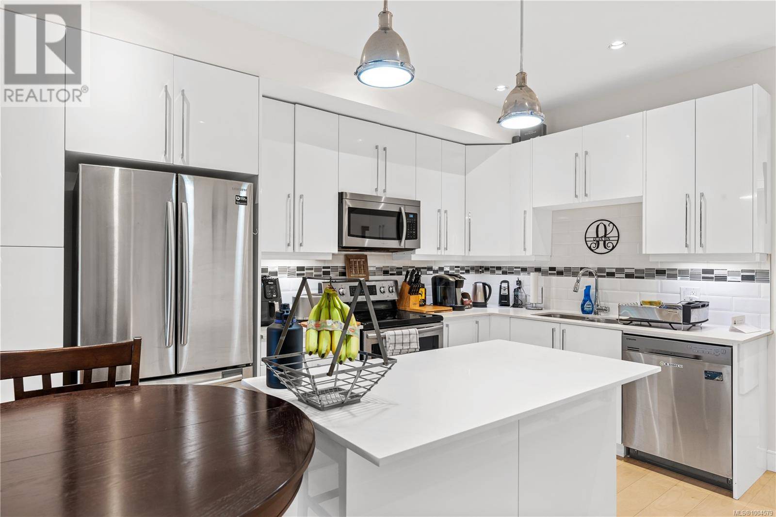 Langford, BC V9B6L3,300 Phelps AVE #153