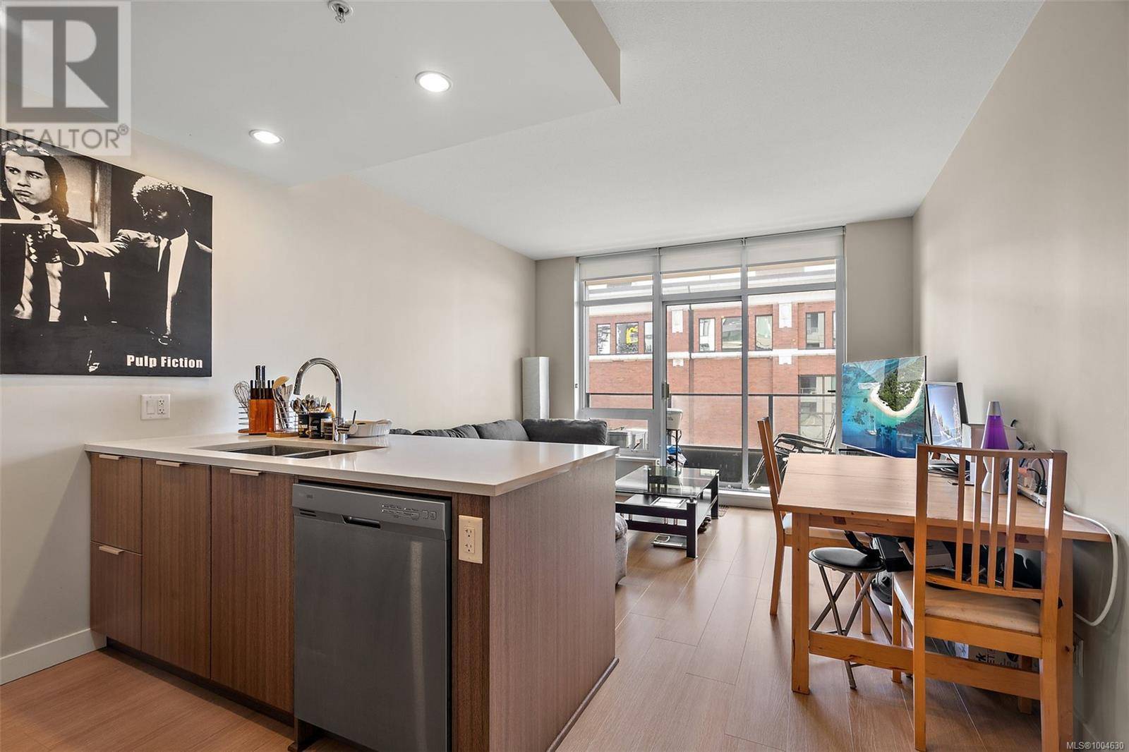 Victoria, BC V8W0C8,728 Yates ST #610