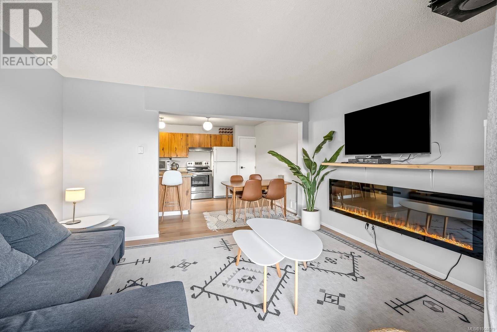 Courtenay, BC V9J1L0,695 Castle Crag CRES #303