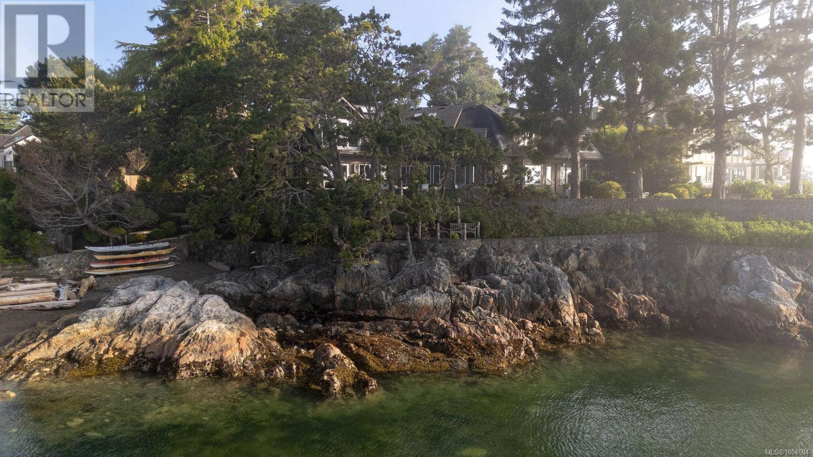 Oak Bay, BC V8R3N8,3175 Tarn Pl