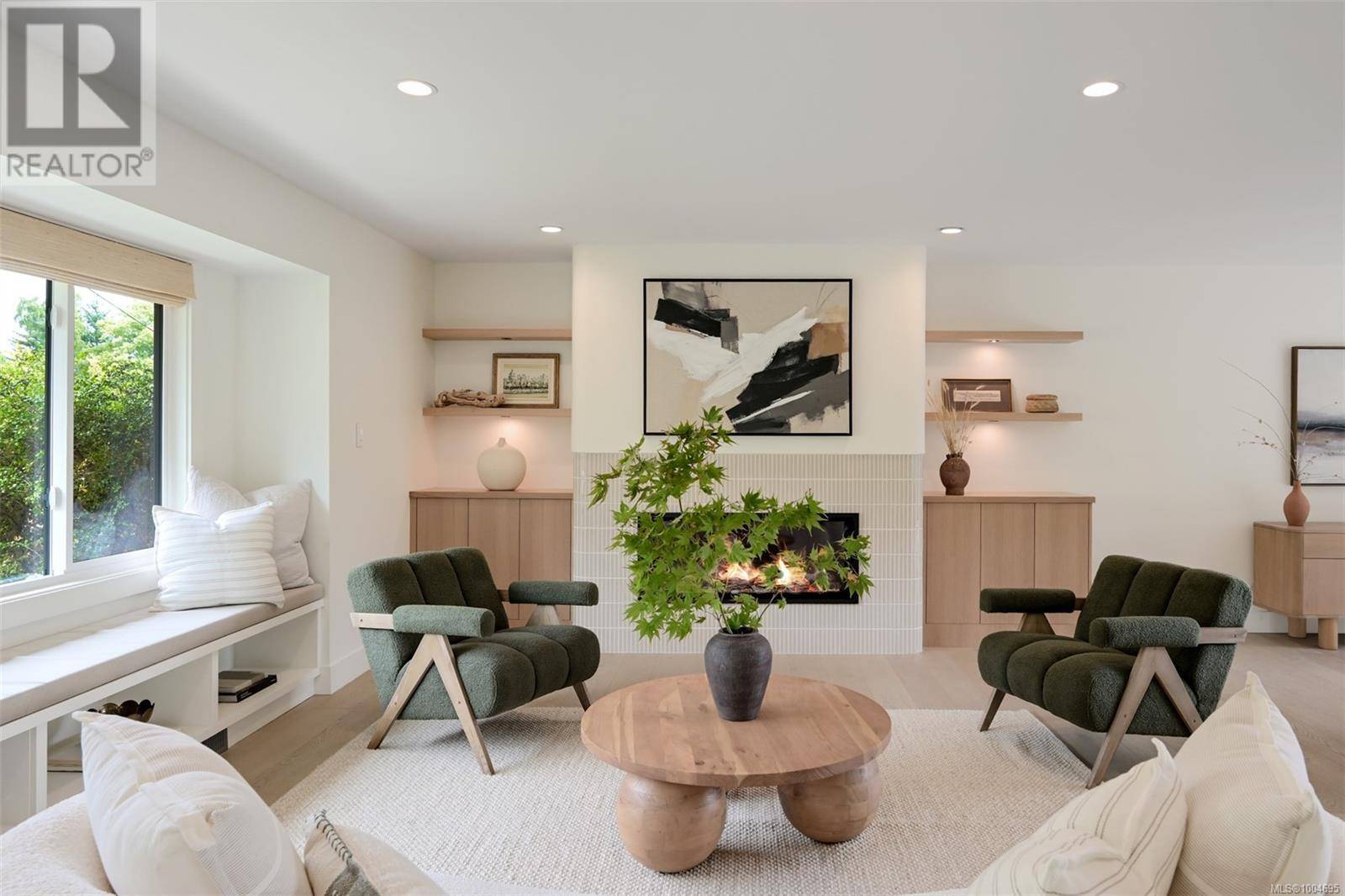 Oak Bay, BC V8S2Z8,2091 Stonehewer Pl