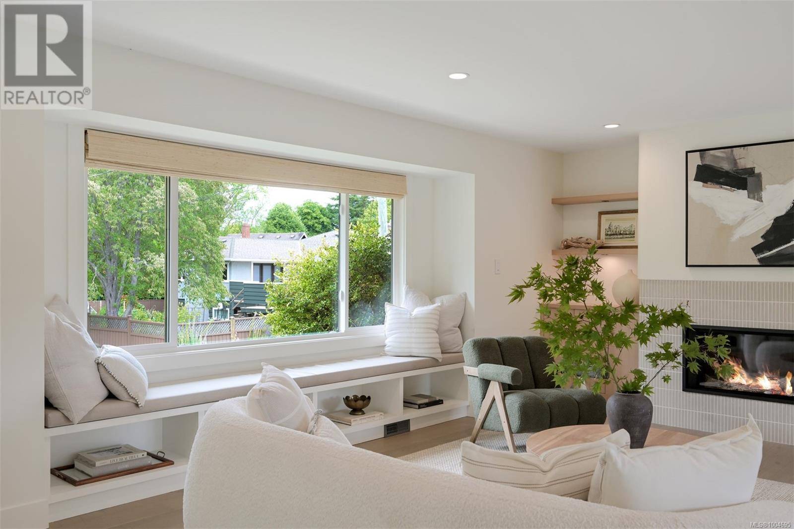 Oak Bay, BC V8S2Z8,2091 Stonehewer Pl