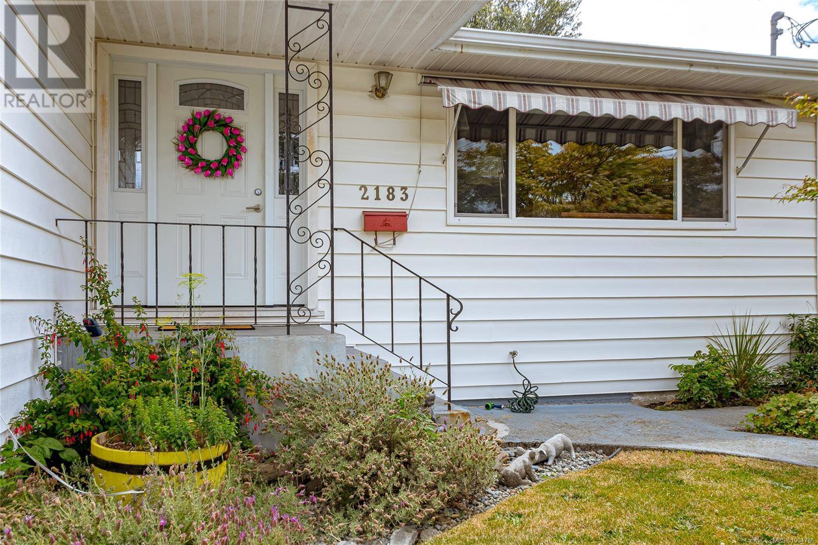 Oak Bay, BC V8R5L2,2183 Epworth St
