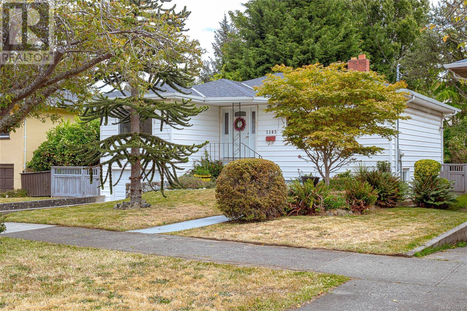 Oak Bay, BC V8R5L2,2183 Epworth St