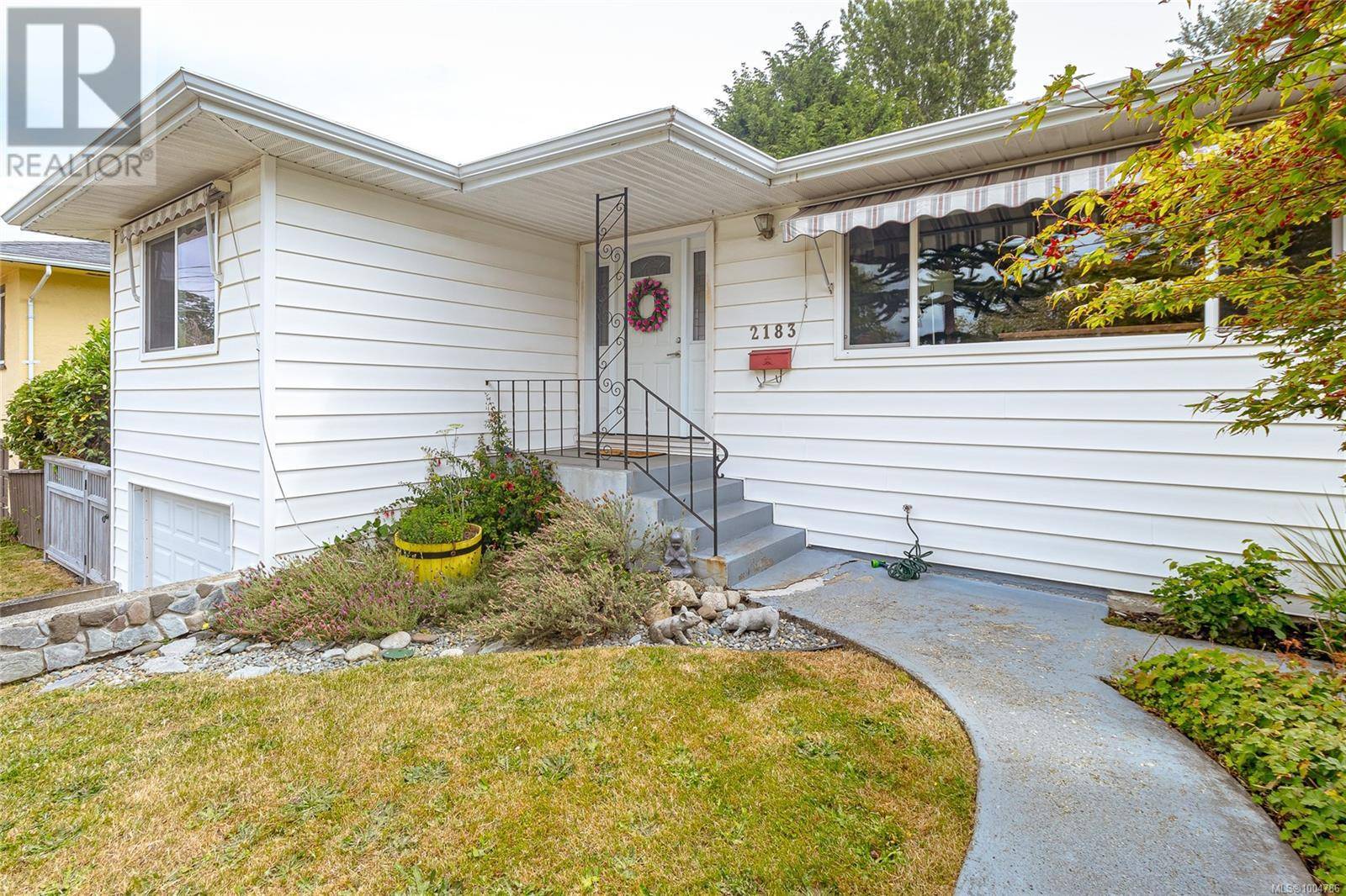 Oak Bay, BC V8R5L2,2183 Epworth St
