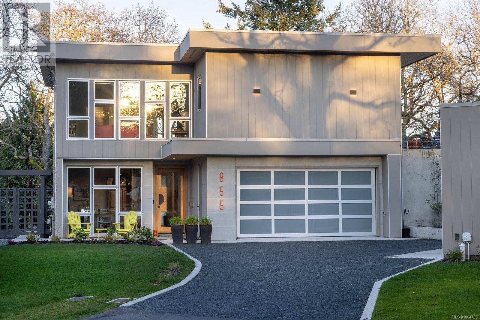 Oak Bay, BC V8S2V8,855 Runnymede Pl