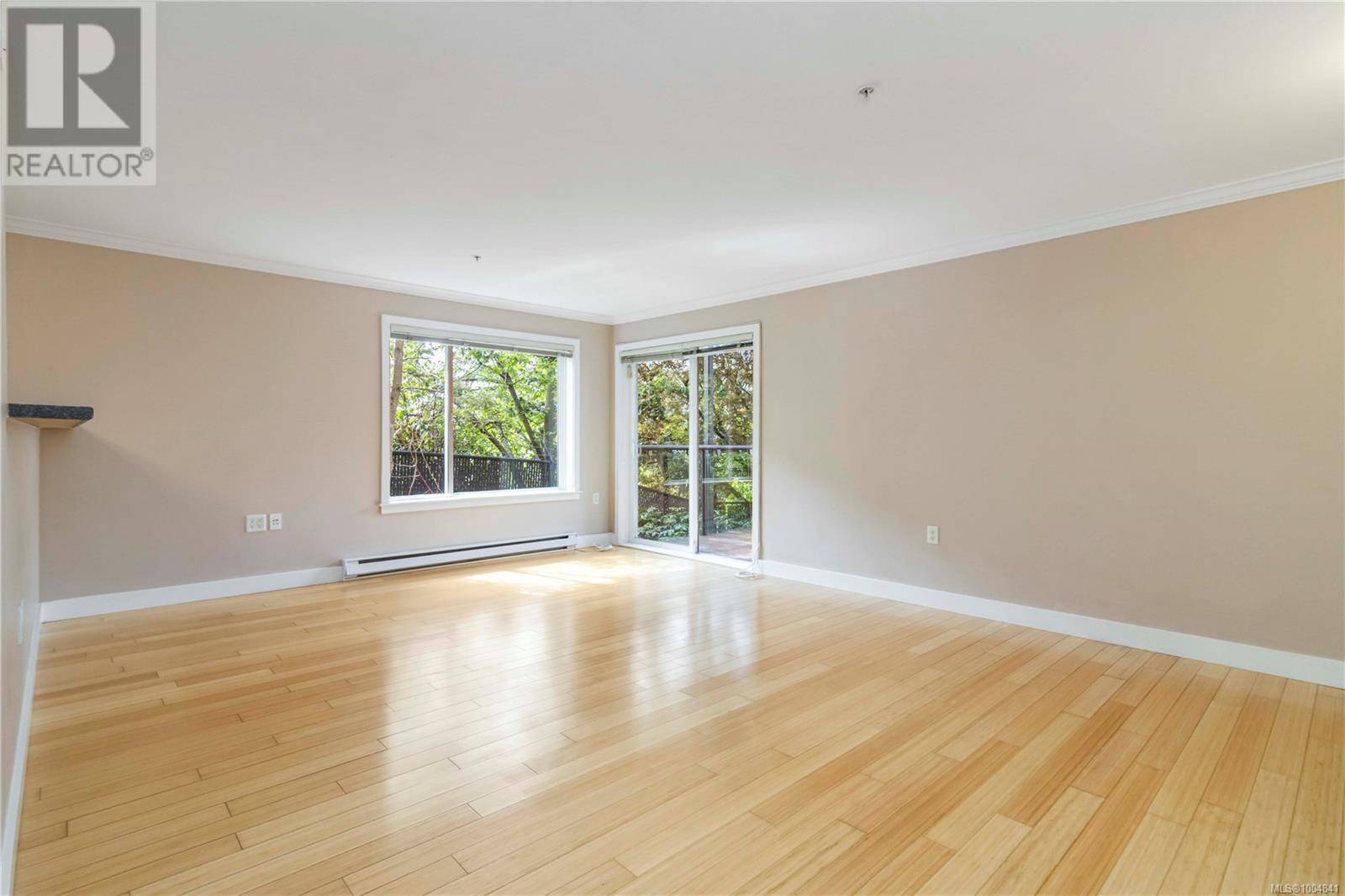 Victoria, BC V8T2W2,356 Gorge RD East #205