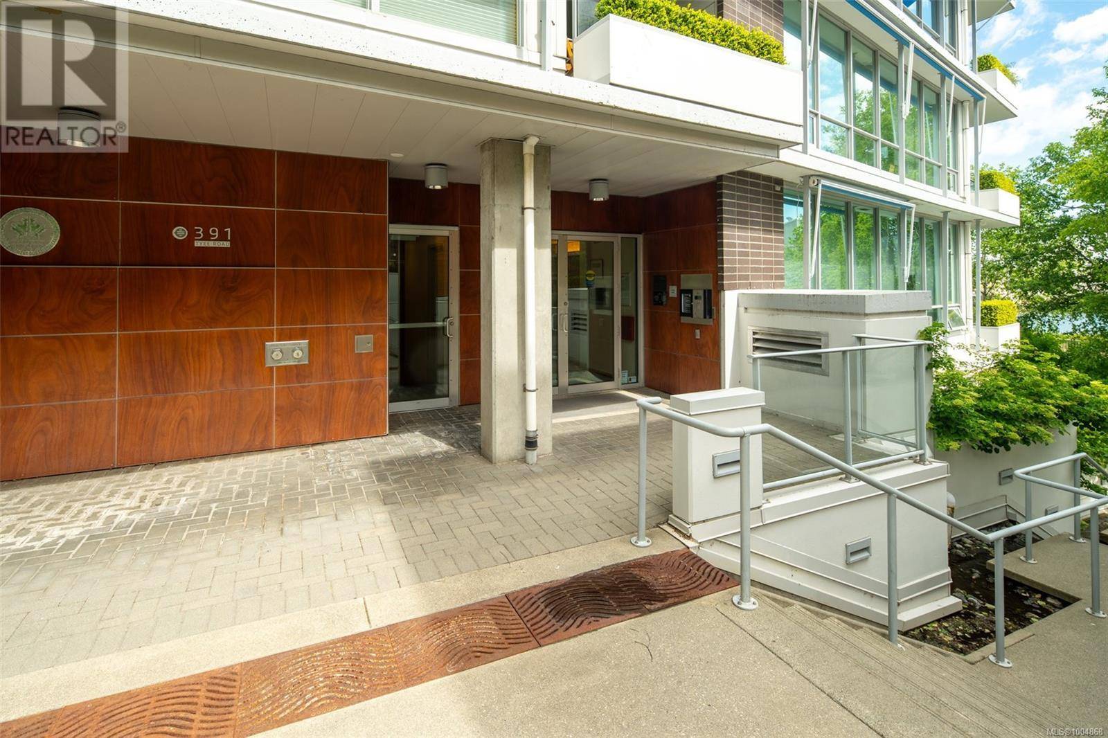 Victoria, BC V9A0A9,391 Tyee RD #407