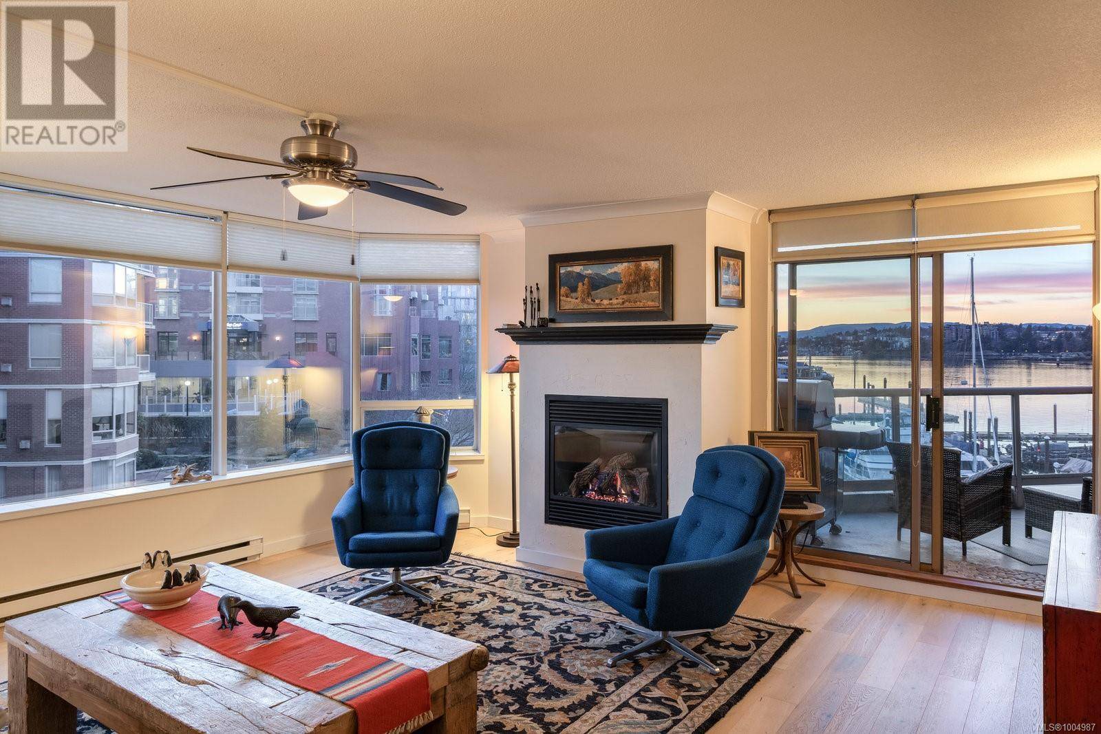 Victoria, BC V8V4Y1,636 Montreal ST #301