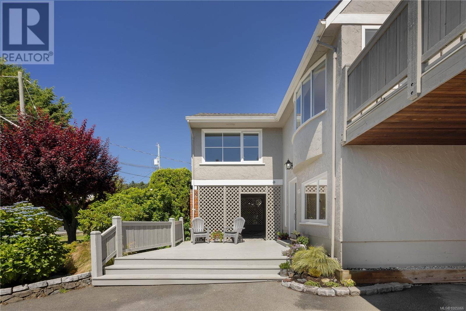 Saanich, BC V8P3G8,2652 Killarney Rd