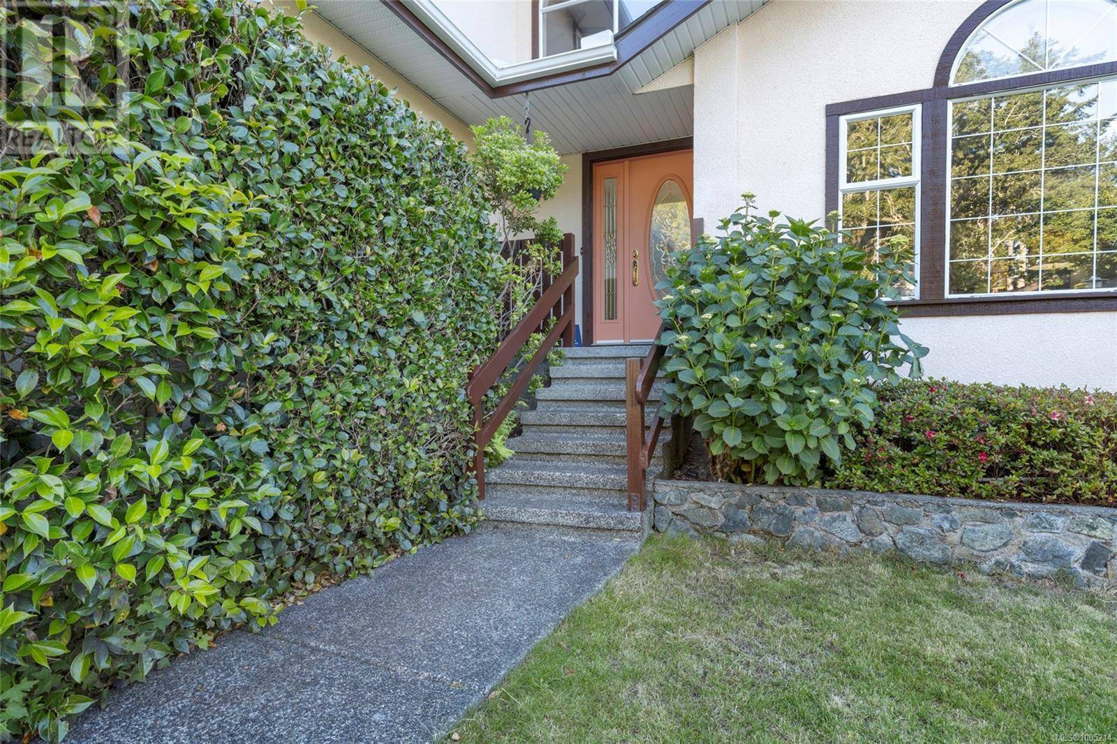 Saanich, BC V8X4Z6,4345 Faithwood Rd