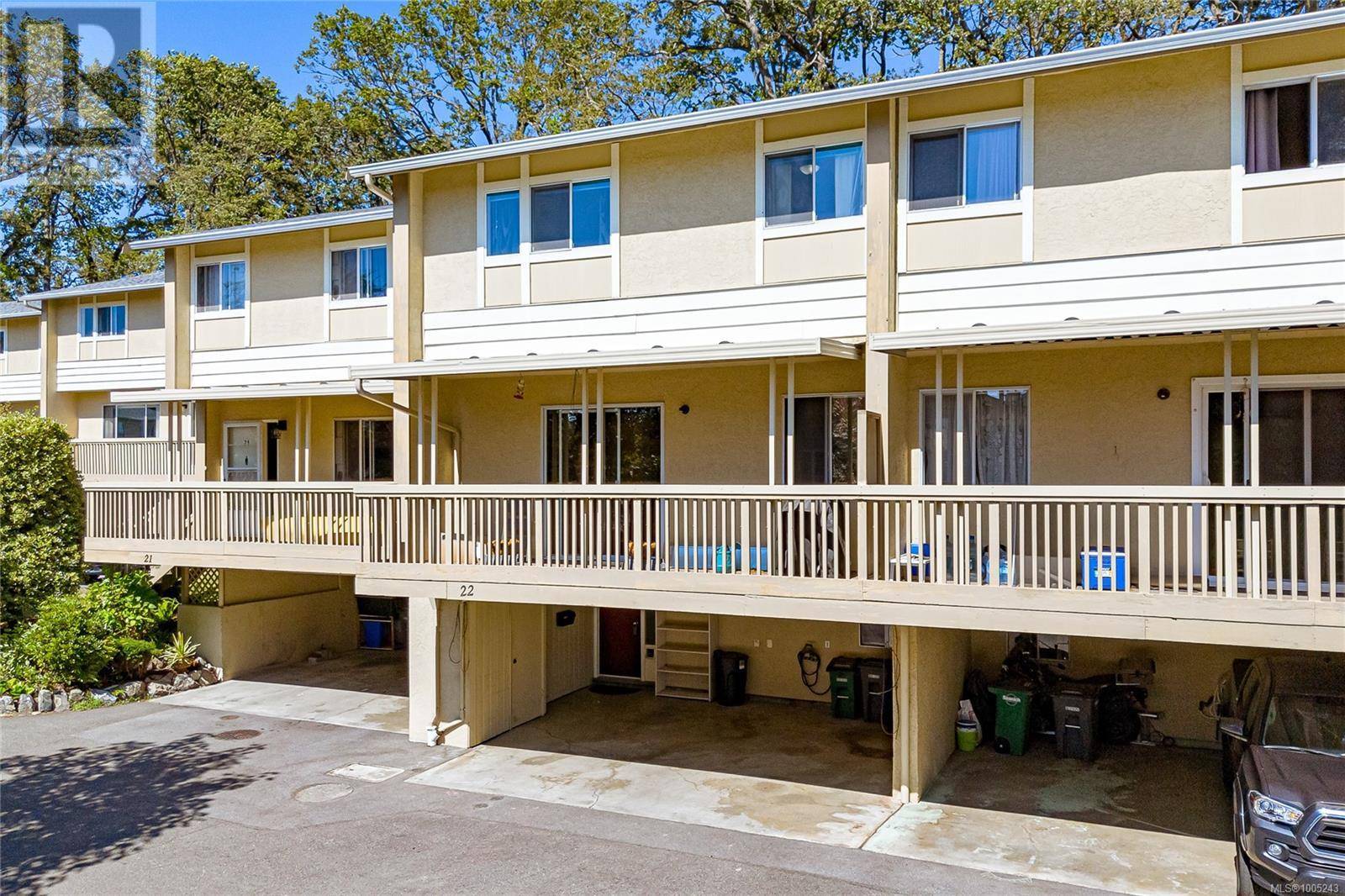 Saanich, BC V8X3Z2,3981 Nelthorpe ST #22