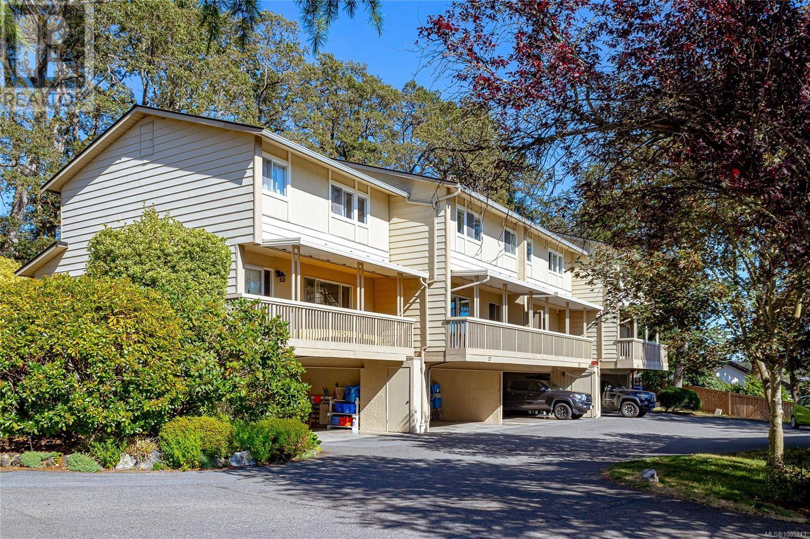 Saanich, BC V8X3Z2,3981 Nelthorpe ST #22