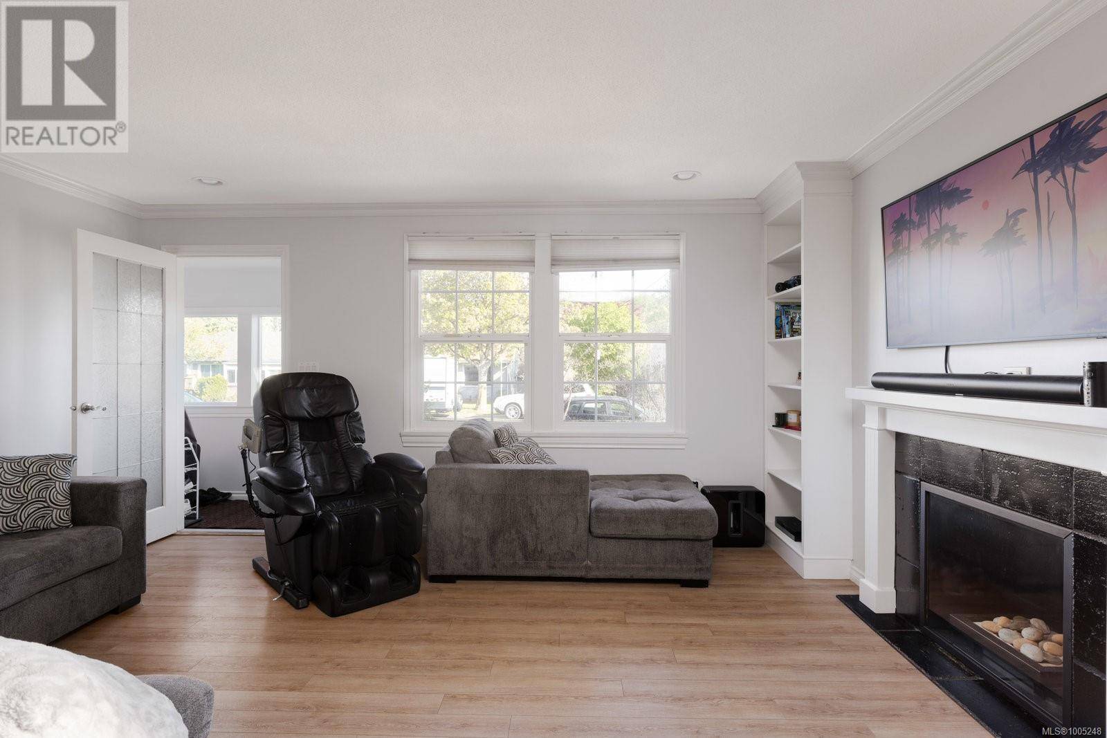 Esquimalt, BC V9A4S8,1227 Lockley Rd