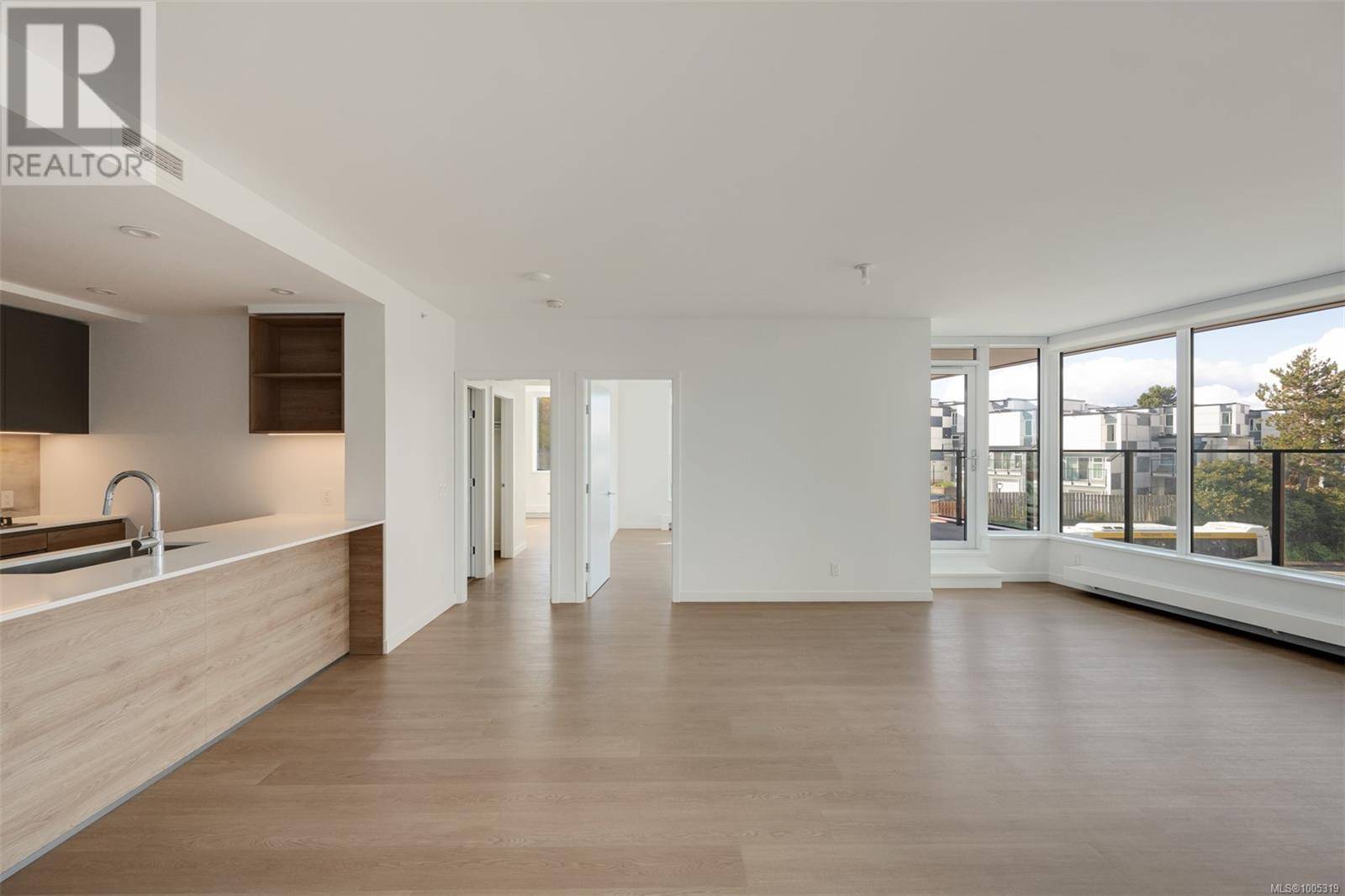 Victoria, BC V9A0B5,363 Tyee RD #305