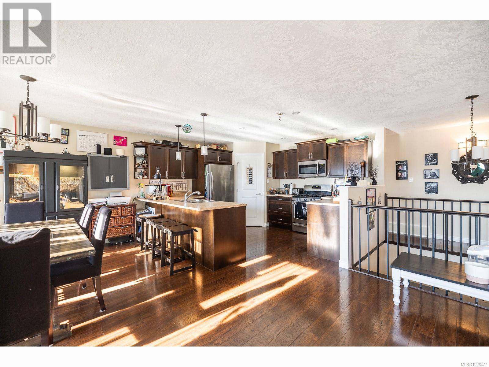 Comox, BC V9M3C6,1426 NOEL Ave