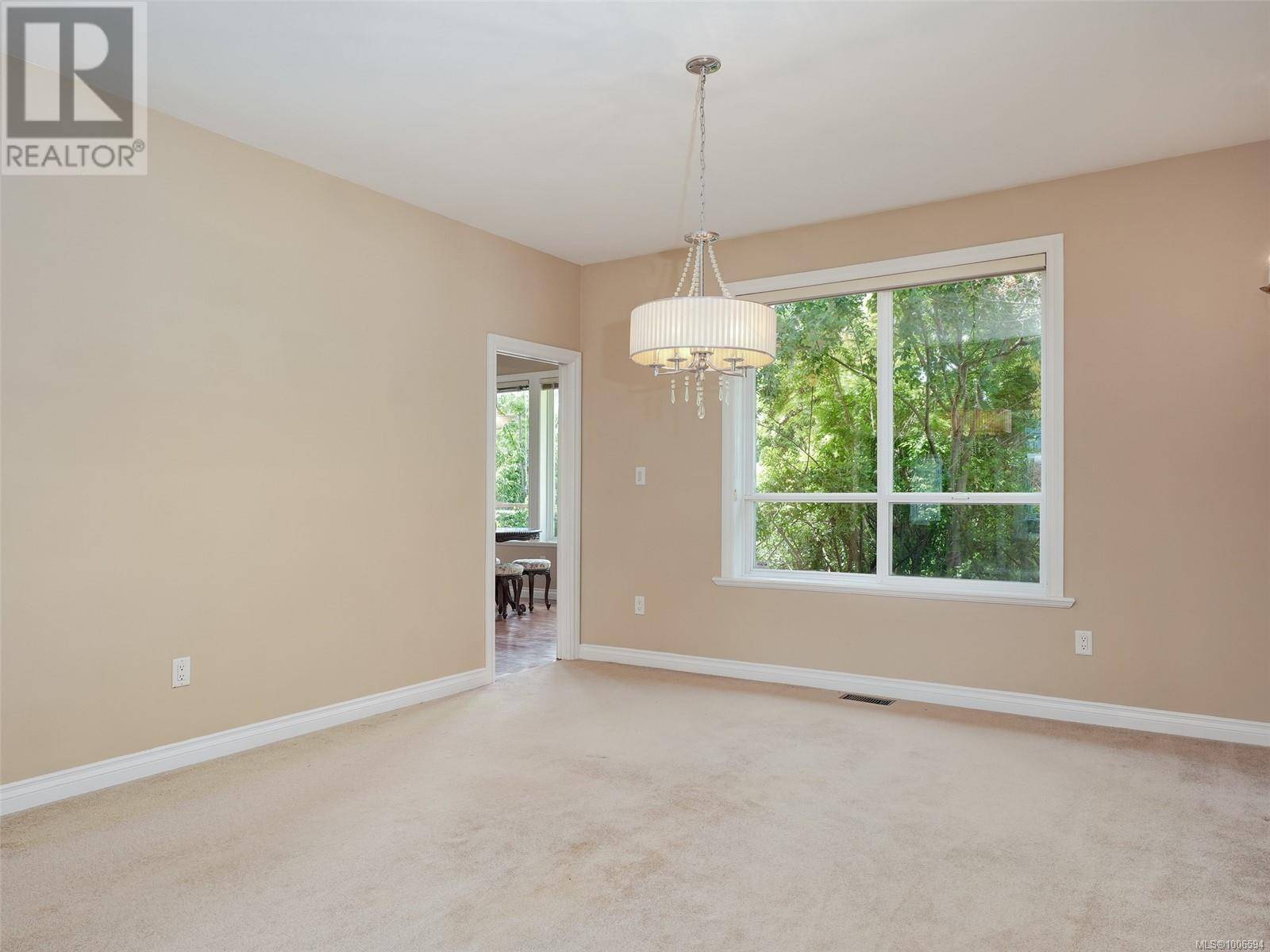 Saanich, BC V8N3S3,1713 Mamich Cir